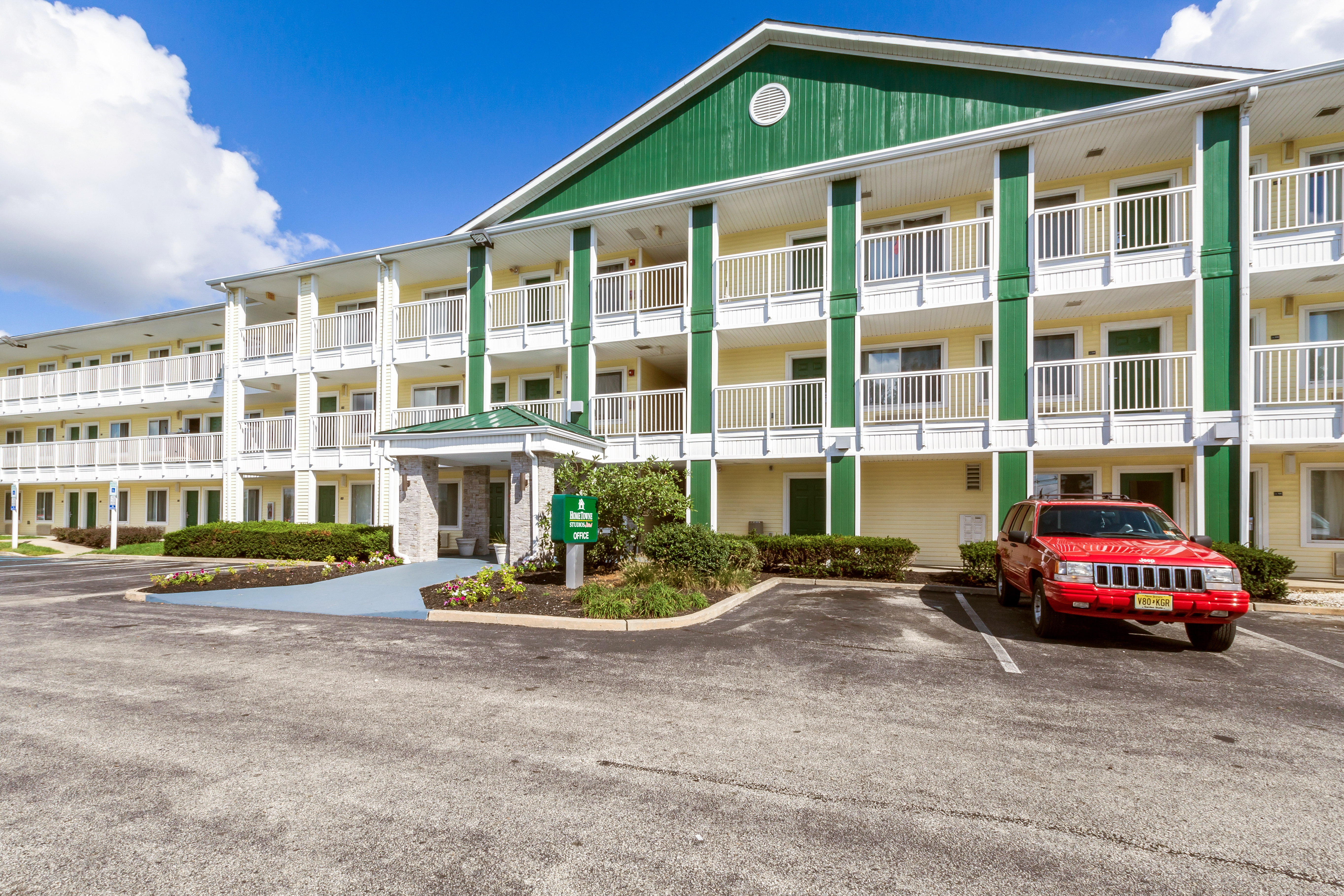 Extended Stay Hotel in Maple Shade, NJ 08052 | Red Roof