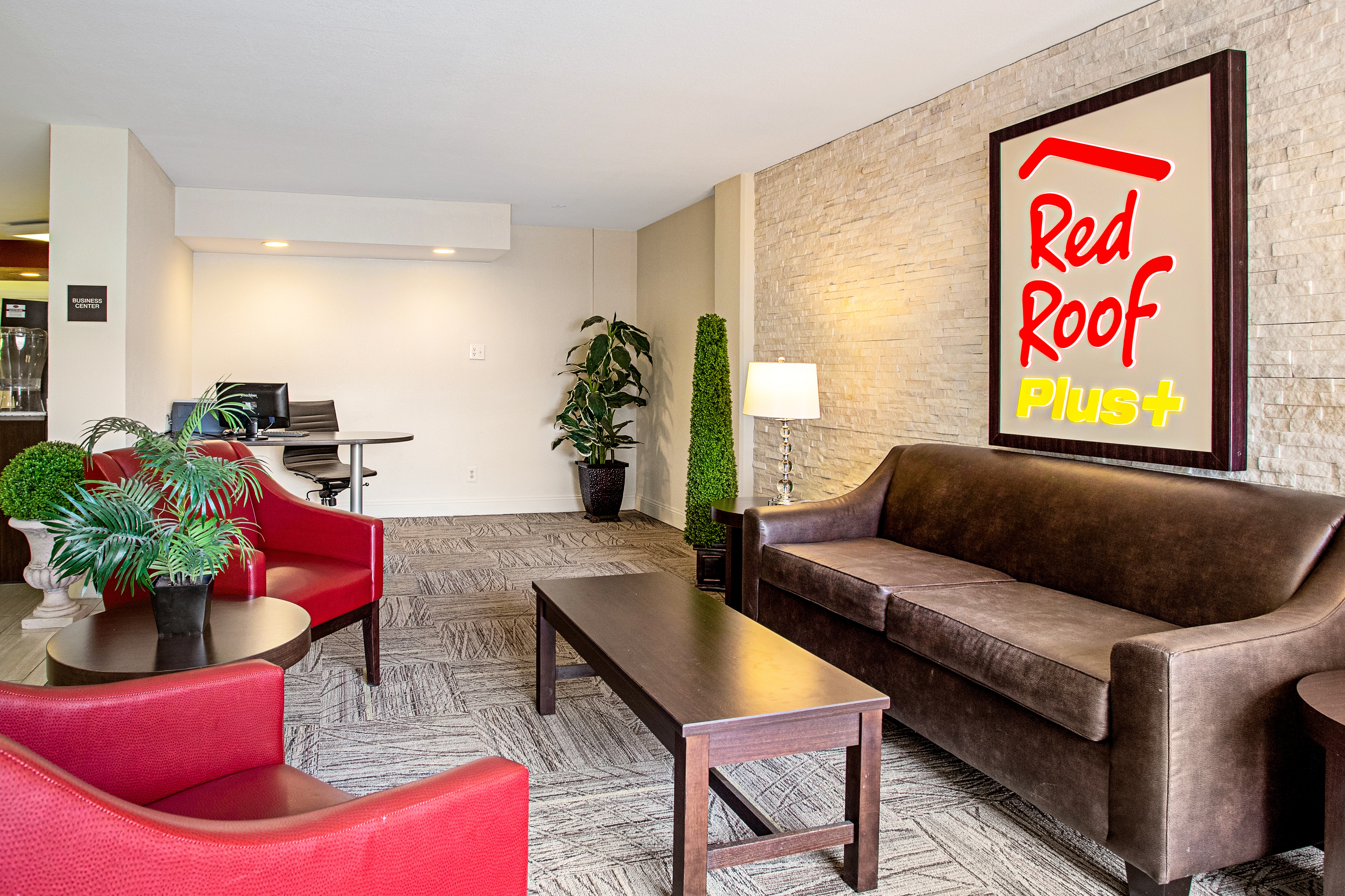 Cheap Hotel in Wichita, KS 67207 | Red Roof