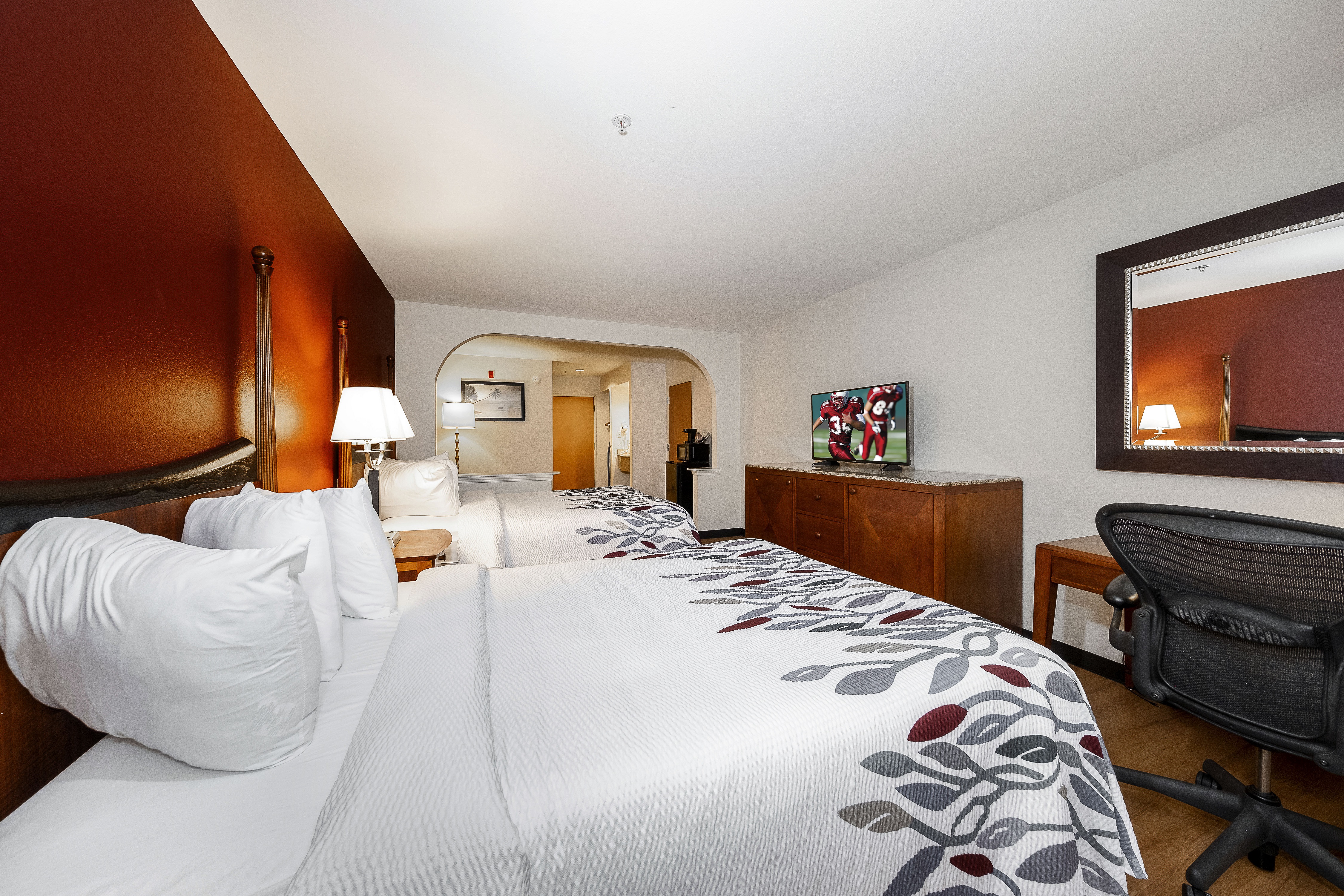 Pet Friendly Hotel in Biloxi, MS | Red Roof Inn & Suites