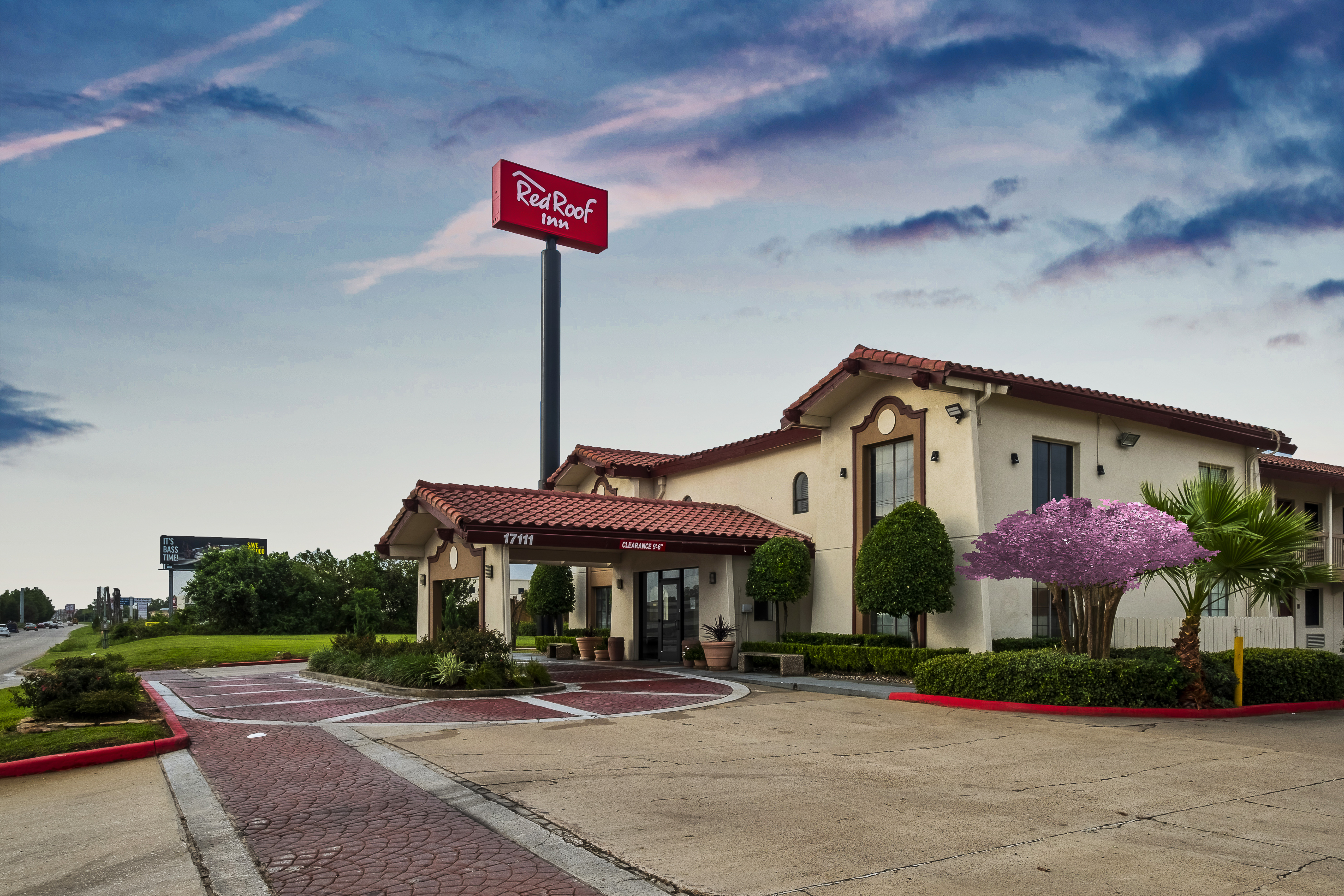 Hotel in North Houston by FM 1960 & I-45 | Red Roof