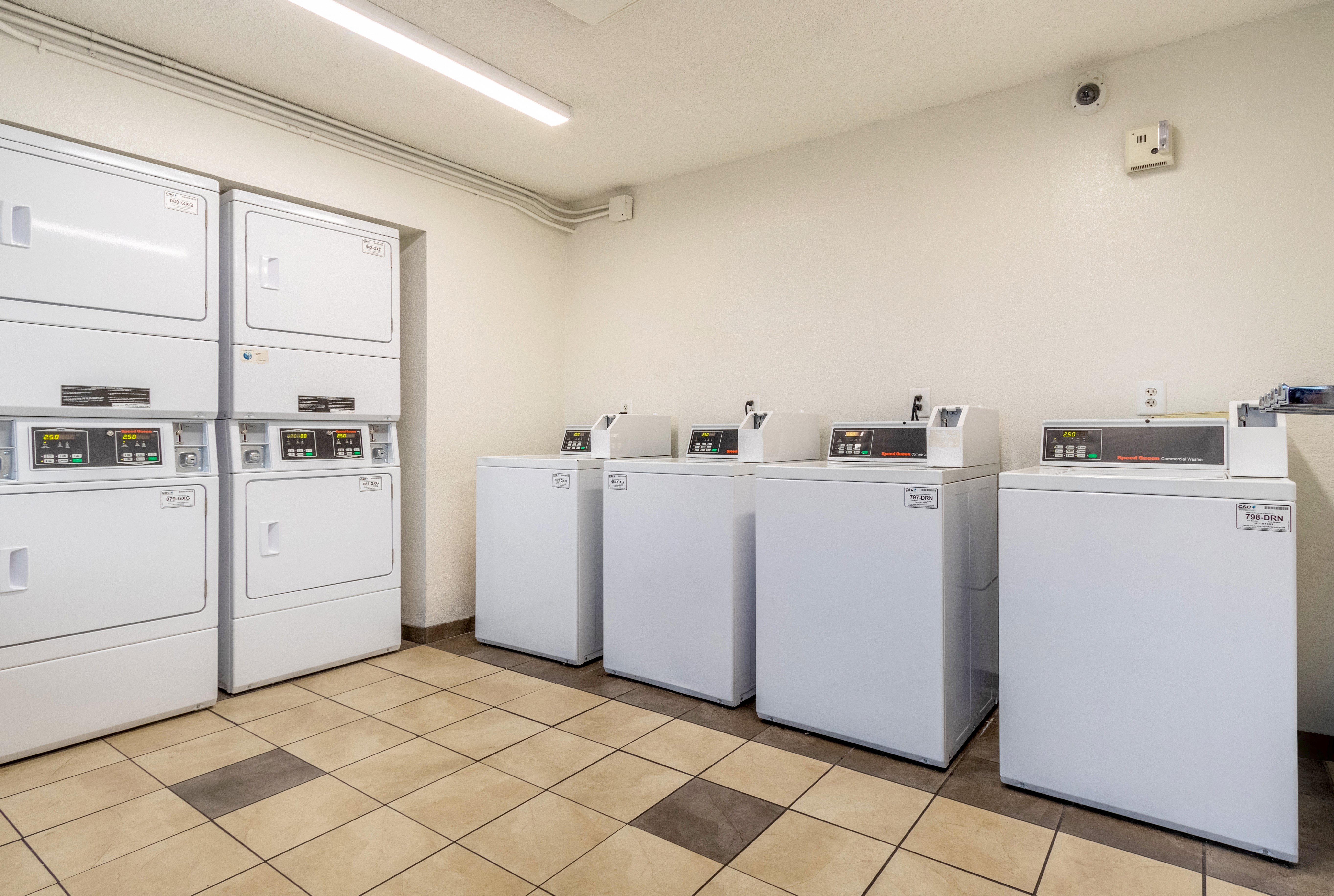 Cheap Hotel in Phoenix, AZ 85017 | Red Roof