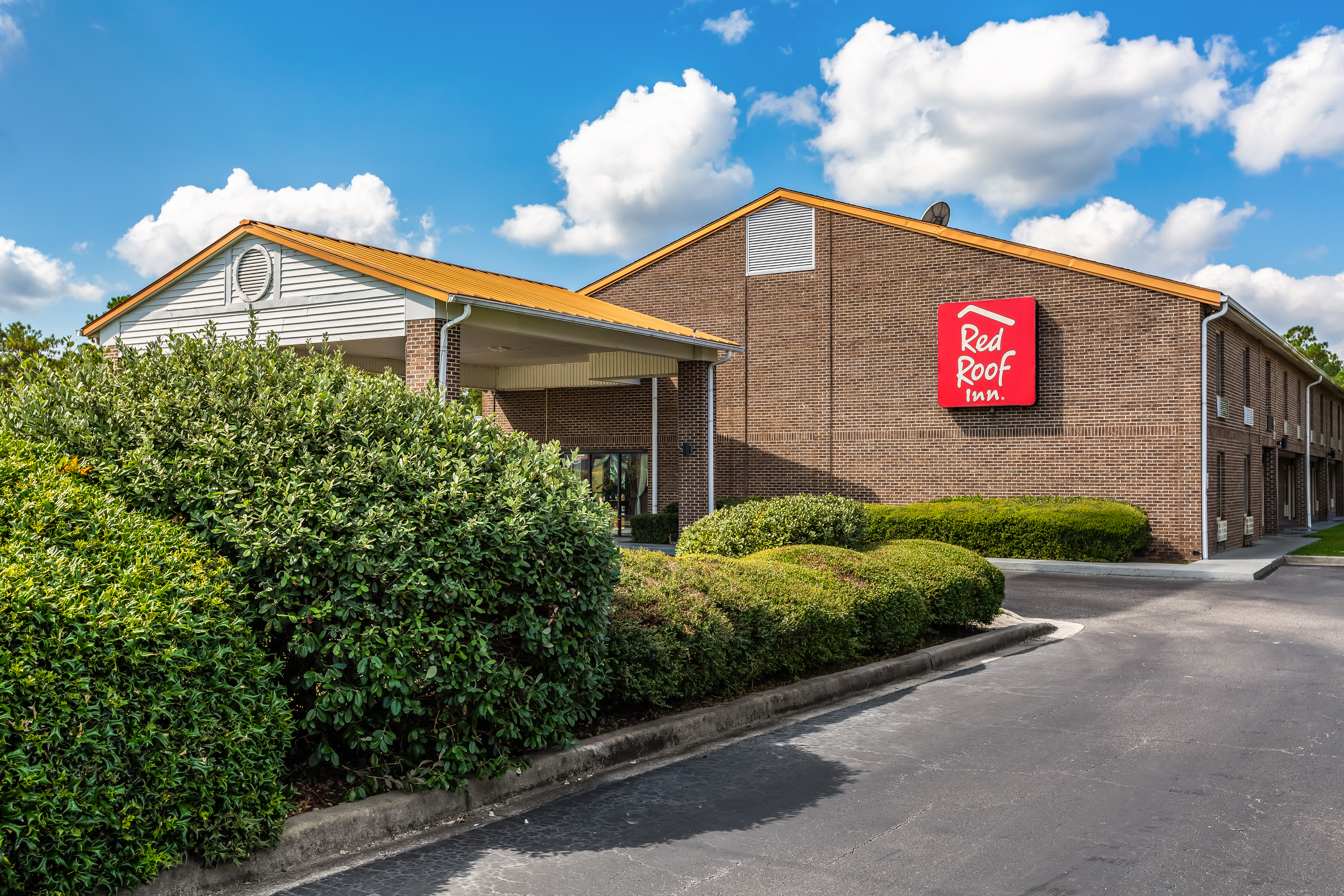 Pet-Friendly Hotel in Hardeeville, SC 29927 | Red Roof