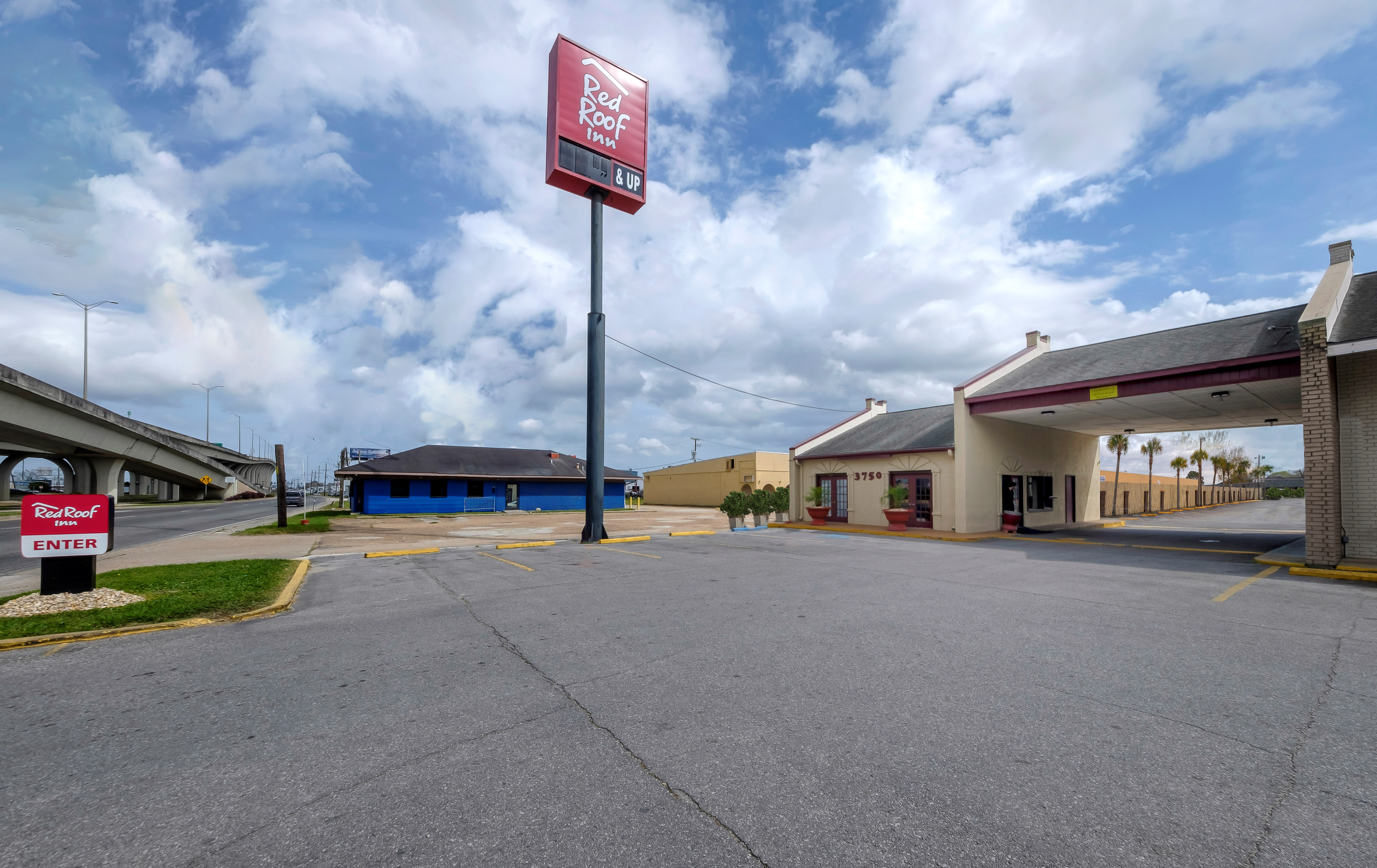 Cheap Hotel in Harvey, LA 70058