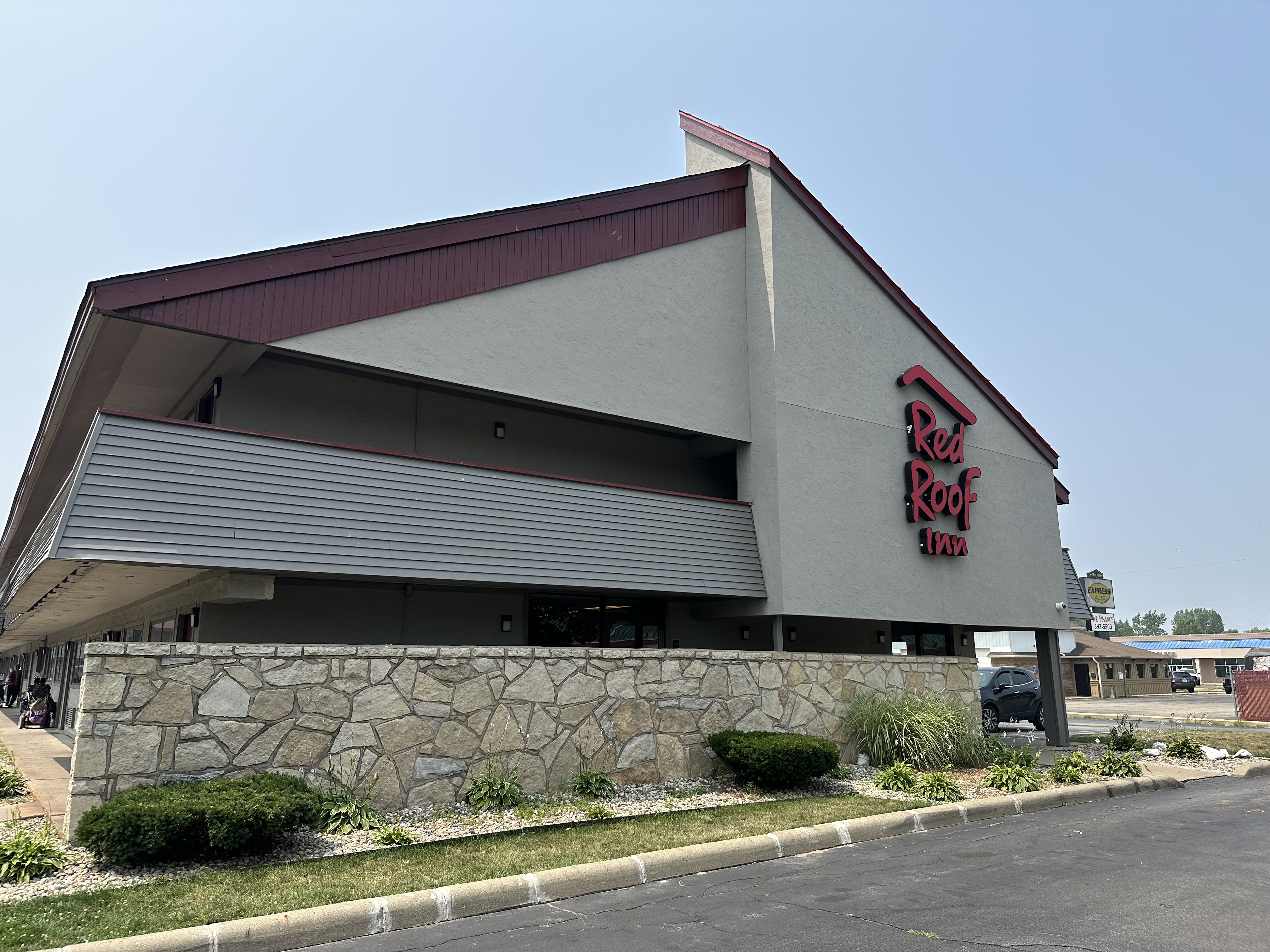 043-Exterior-1-11-28-23.JPG