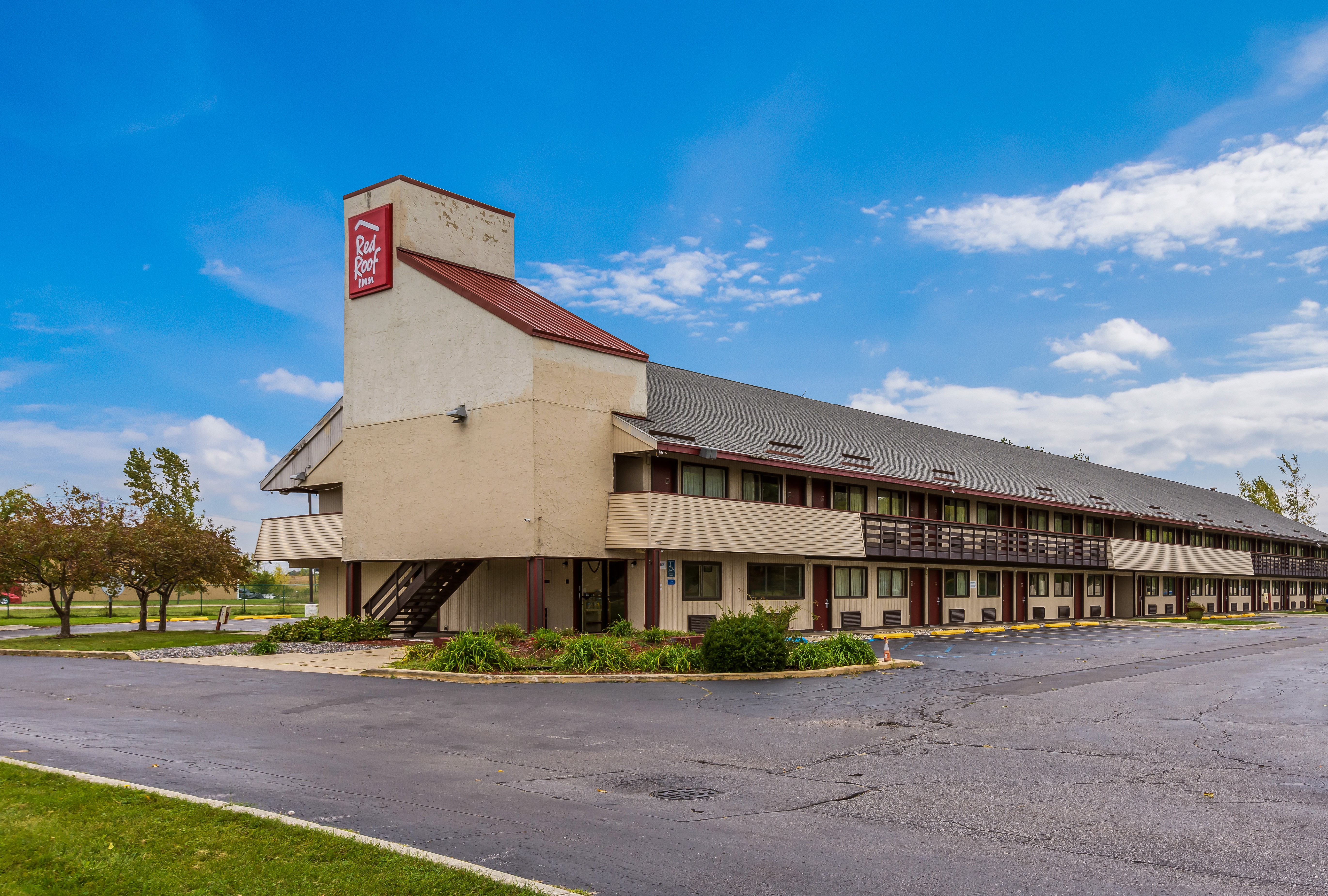 Cheap Hotel in Saginaw, MI 48601 | Red Roof