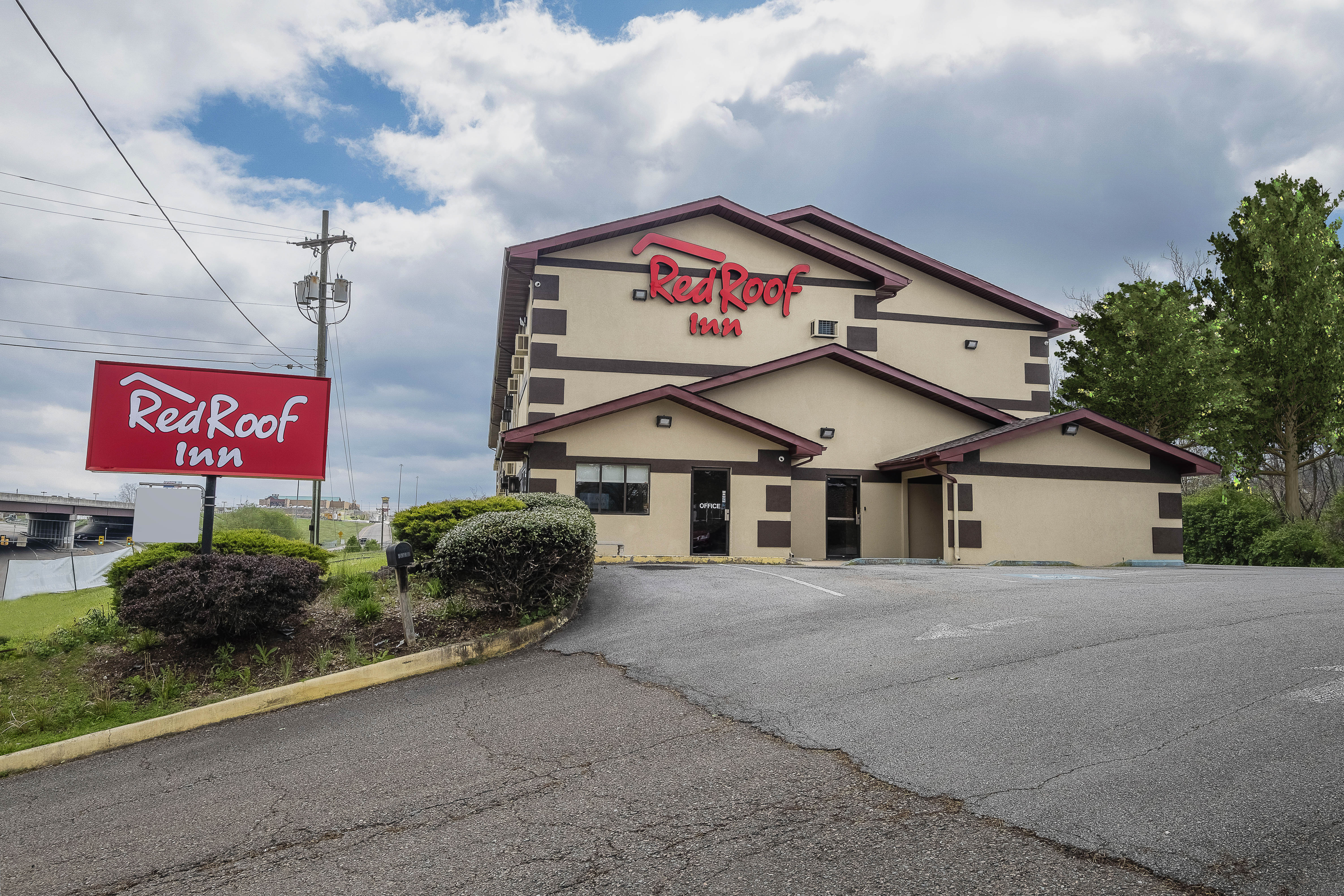 Cheap Hotel in Bristol, VA 24201 | Red Roof