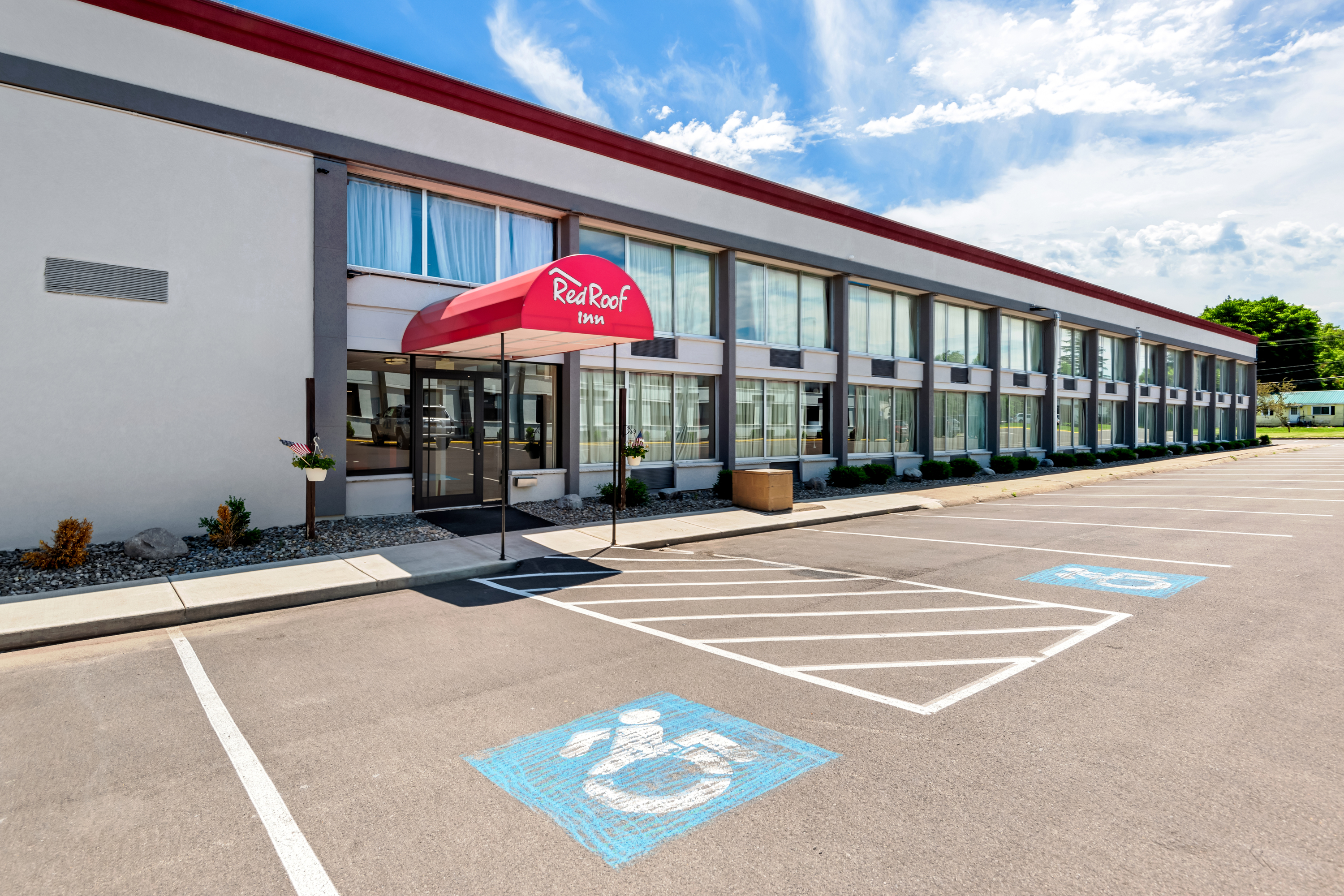 Cheap Hotel in Cortland, NY 13045 | Red Roof