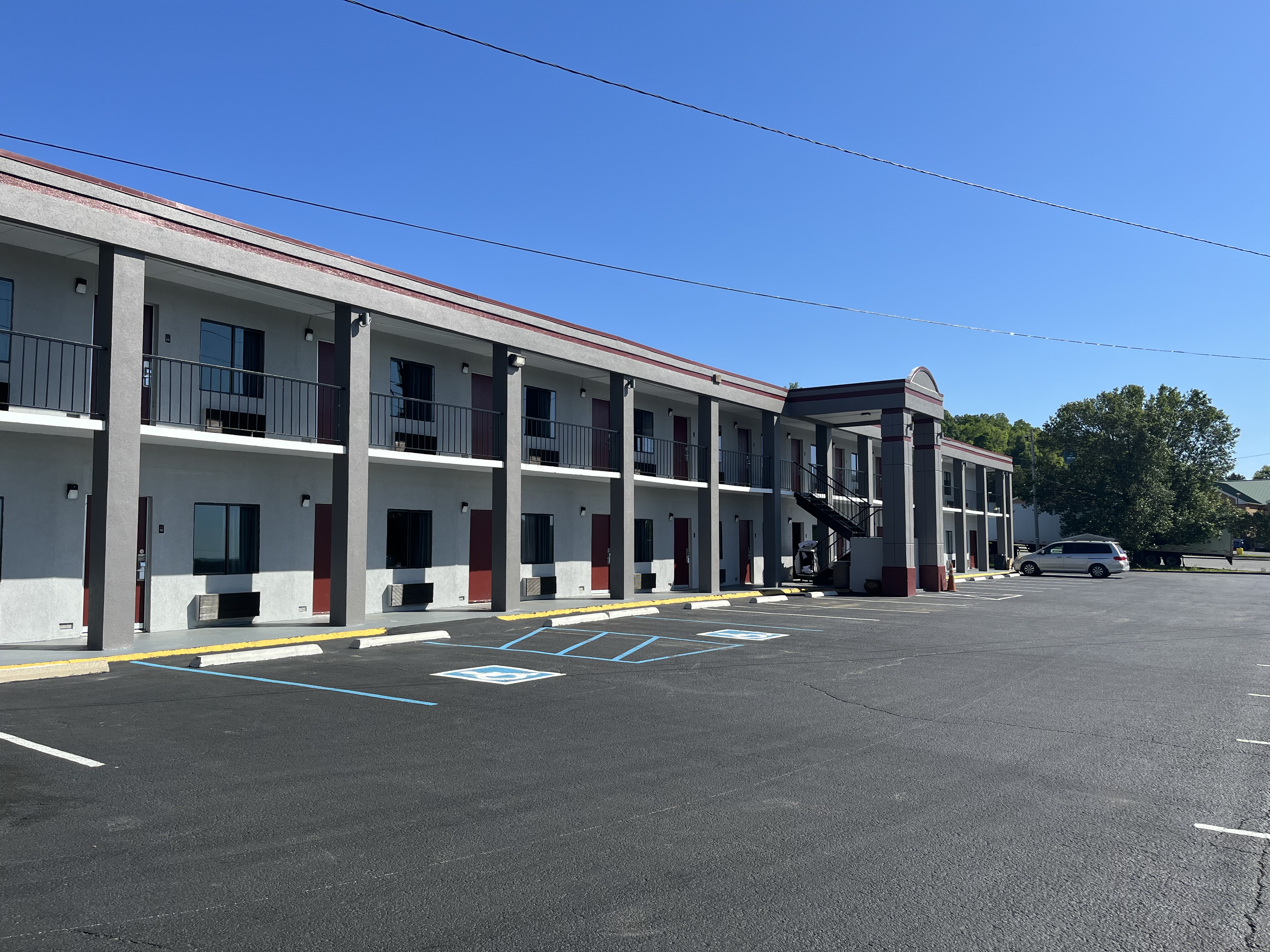 や*ま様 AUBERGE CA NEST 40 アメリカンレッドクロスハンドフレ Hotel in Kimball, TN 37347 | Red Roof