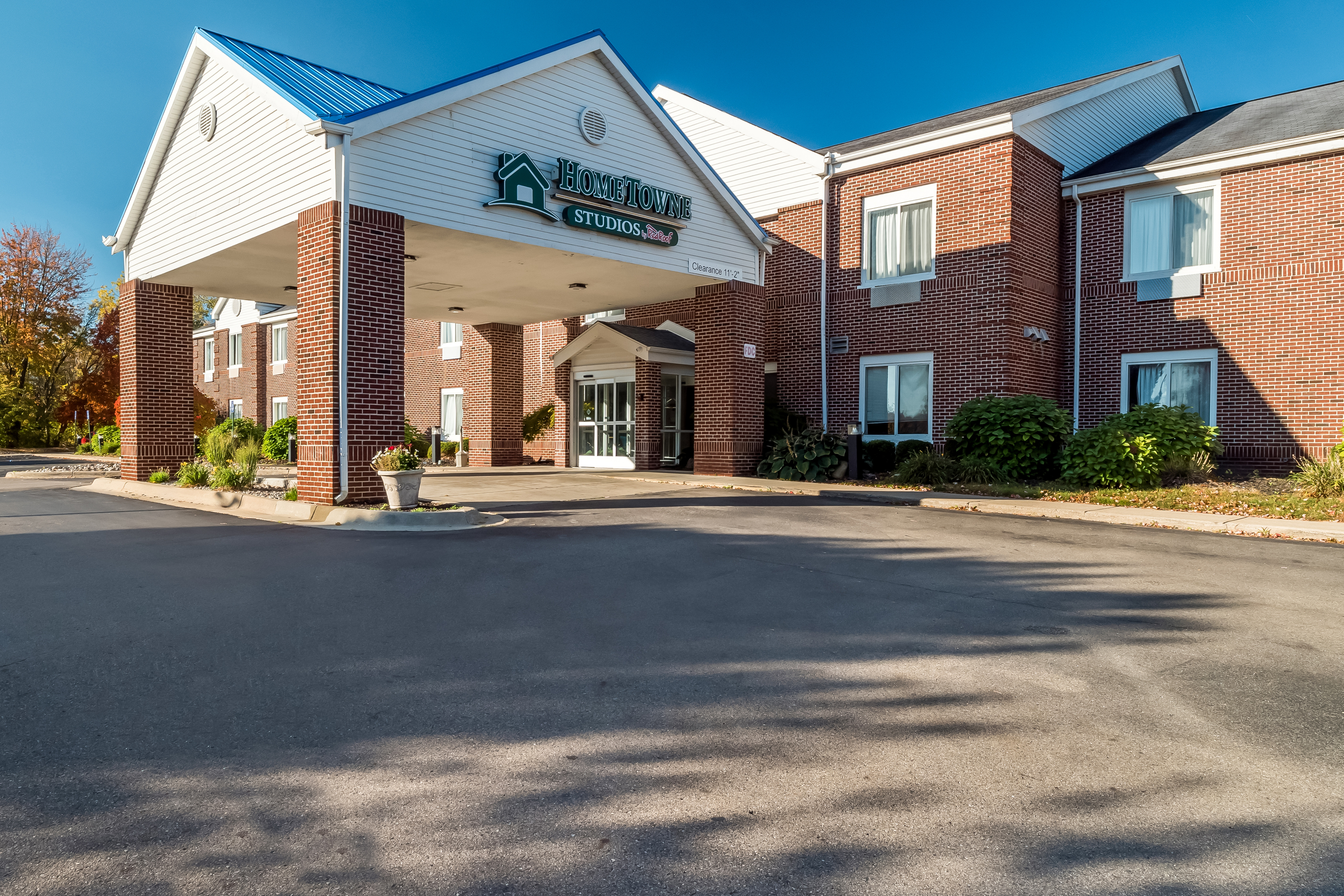 Extended Stay Hotel in Okemos, MI 48864 | Red Roof