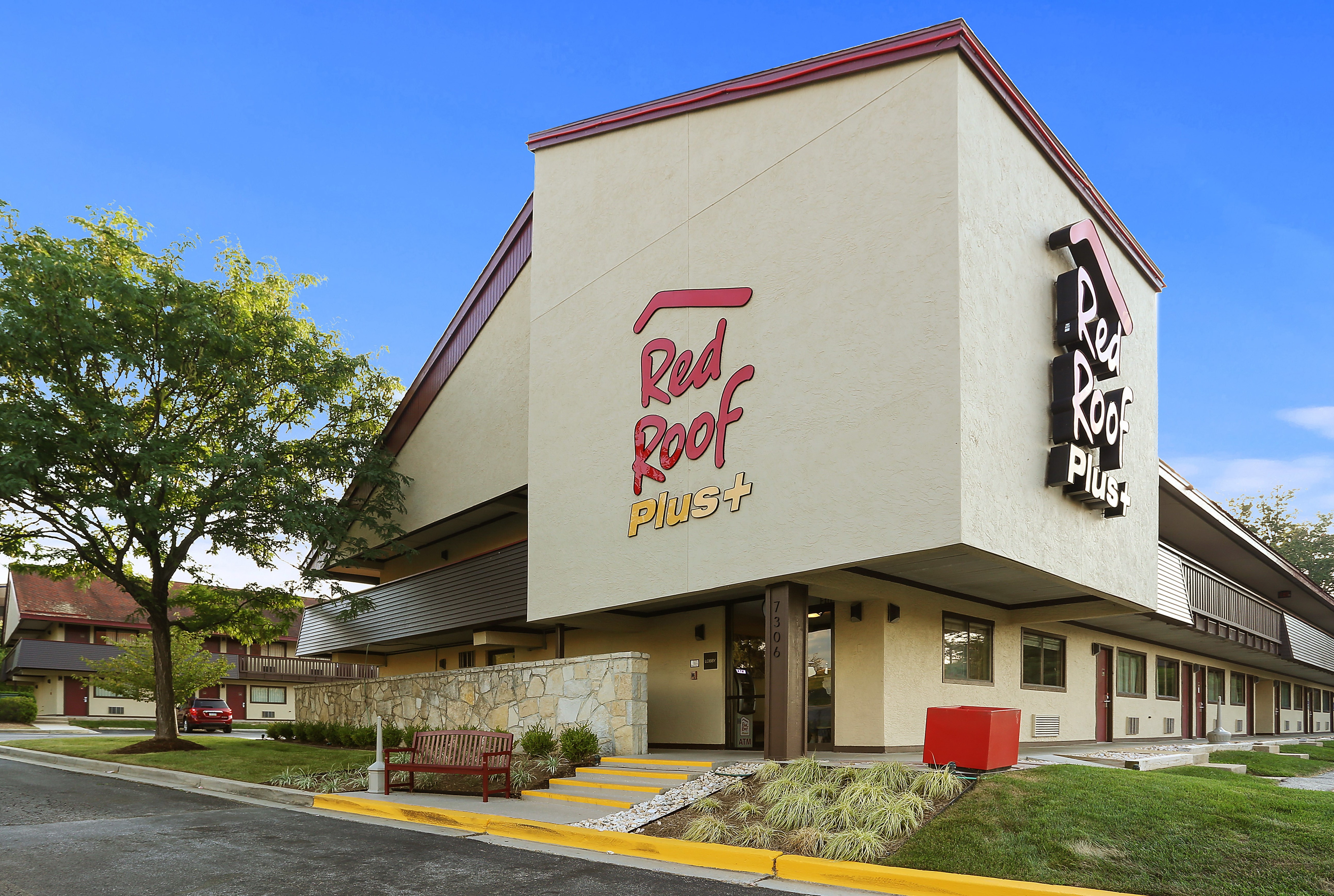 Pet Friendly Hotel in Hanover, MD | Red Roof PLUS+
