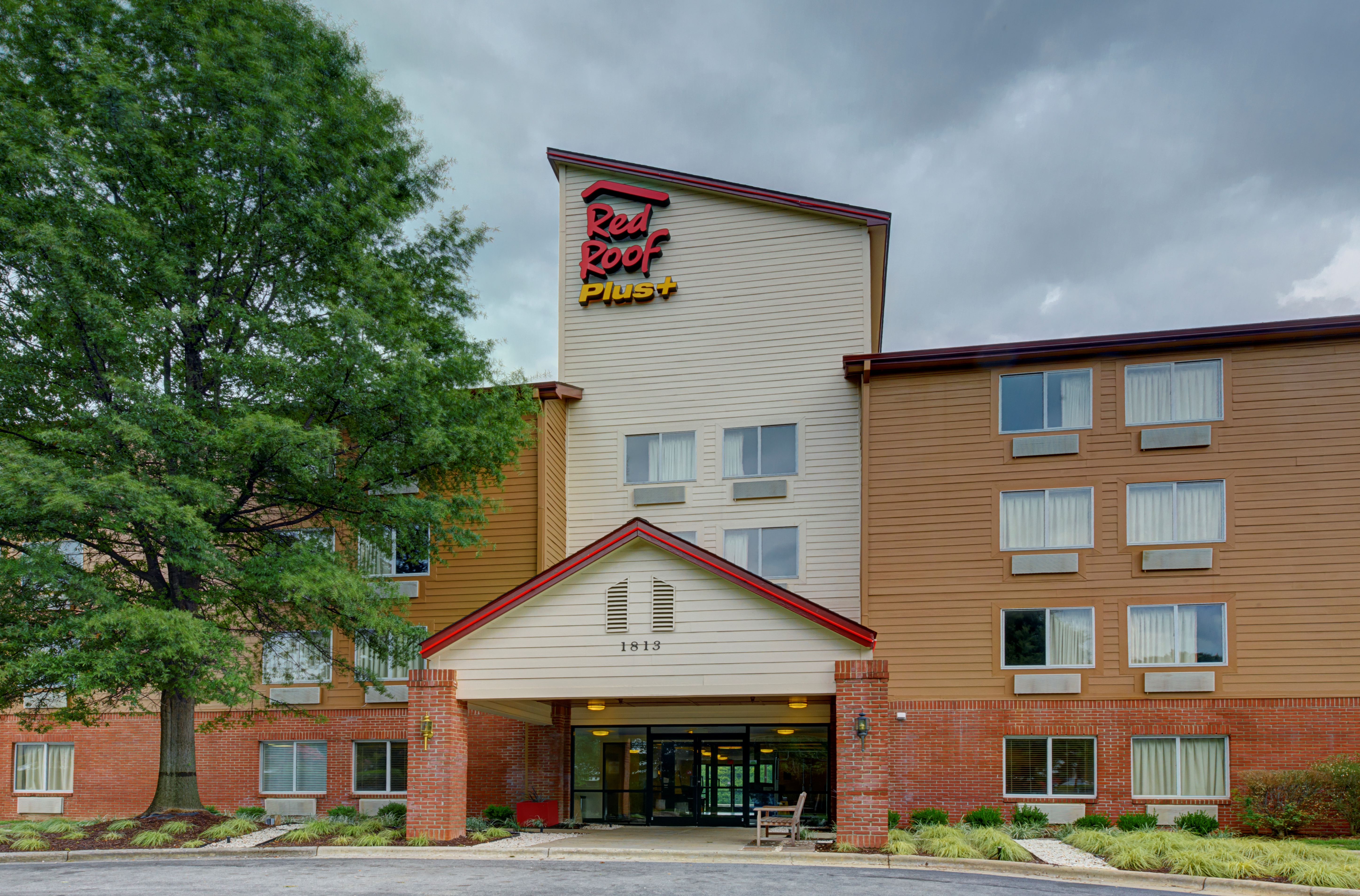 Cheap, Pet Friendly Hotels in Raleigh, NC | Red Roof PLUS+