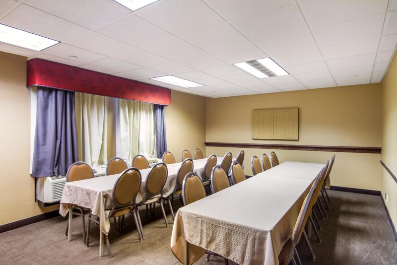 Budget, Pet Friendly Hotel in Meriden, CT 06450 Red Roof Inn