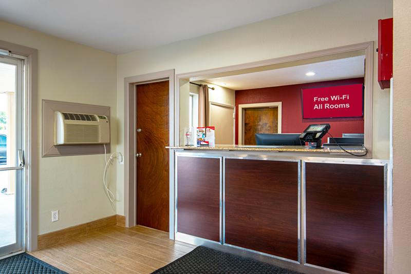 Budget, Pet Friendly Hotel in Cameron, MO 64429 | Red Roof Inn