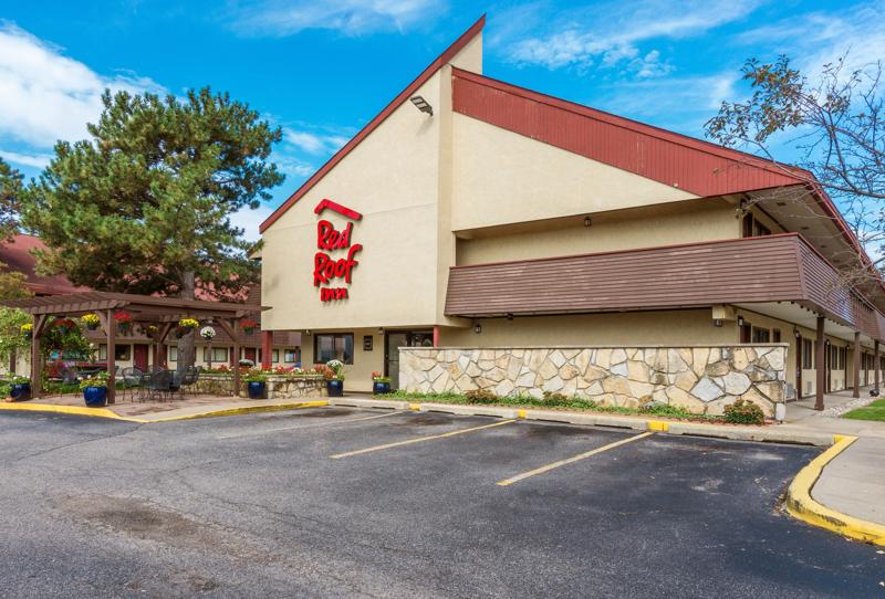 Budget Hotel Smoke Free & Pet Friendly Grand Rapids, MI 49512