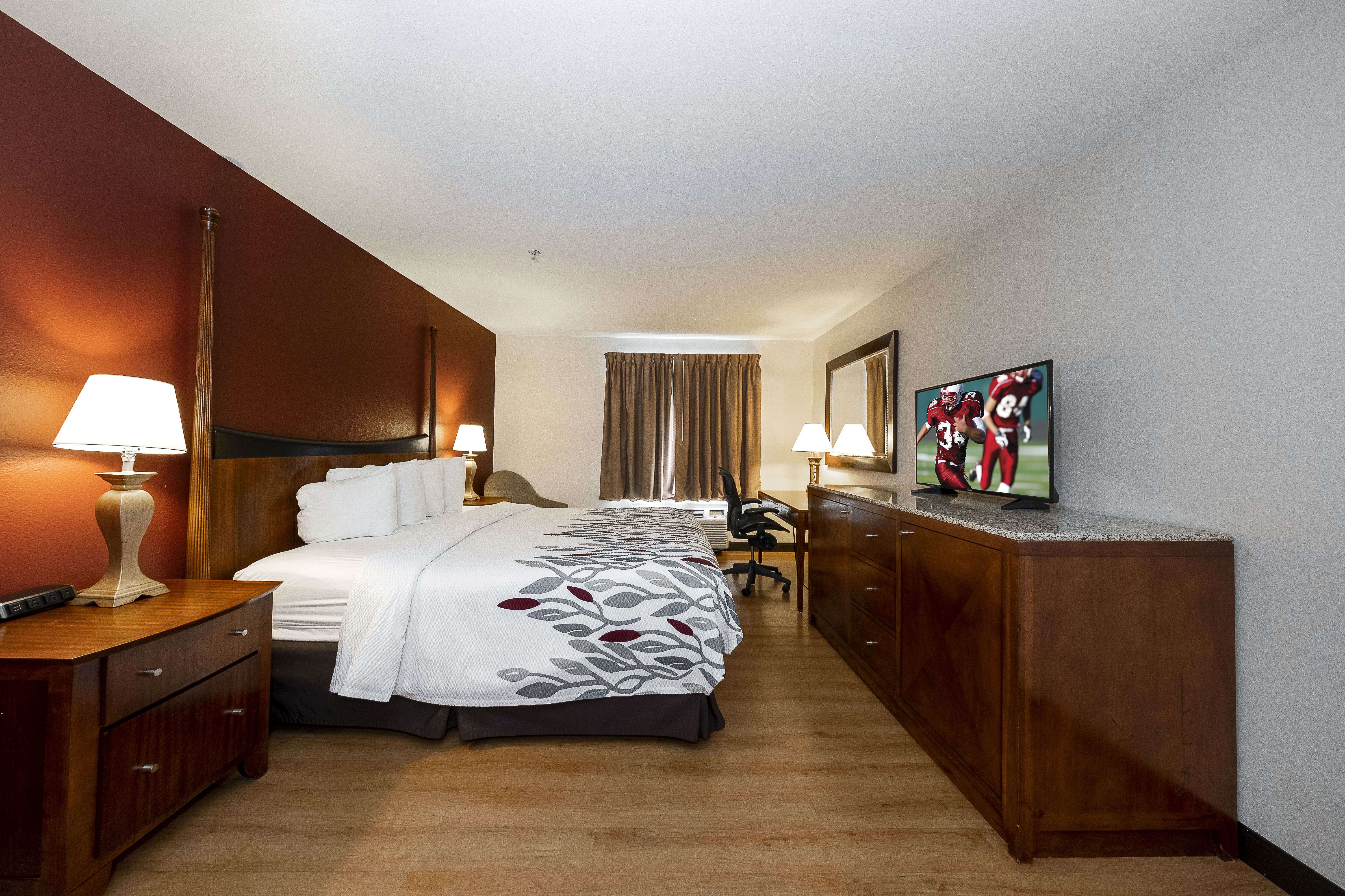 Pet Friendly Hotel in Biloxi, MS | Red Roof Inn & Suites