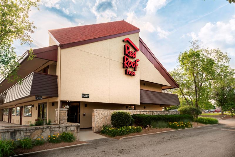 Cheap, Pet Friendly Hotel Smoke Free Rockford, IL 61108