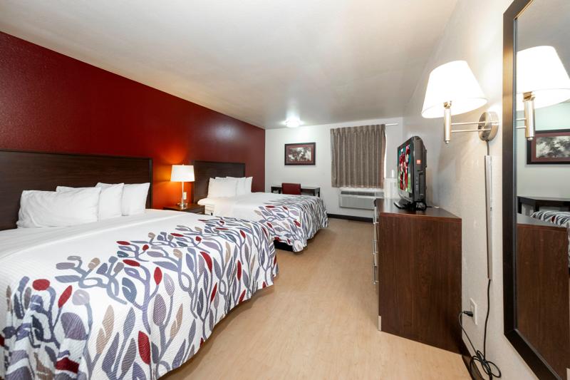 Budget, Pet Friendly Hotel in Saint Robert, MO 65584