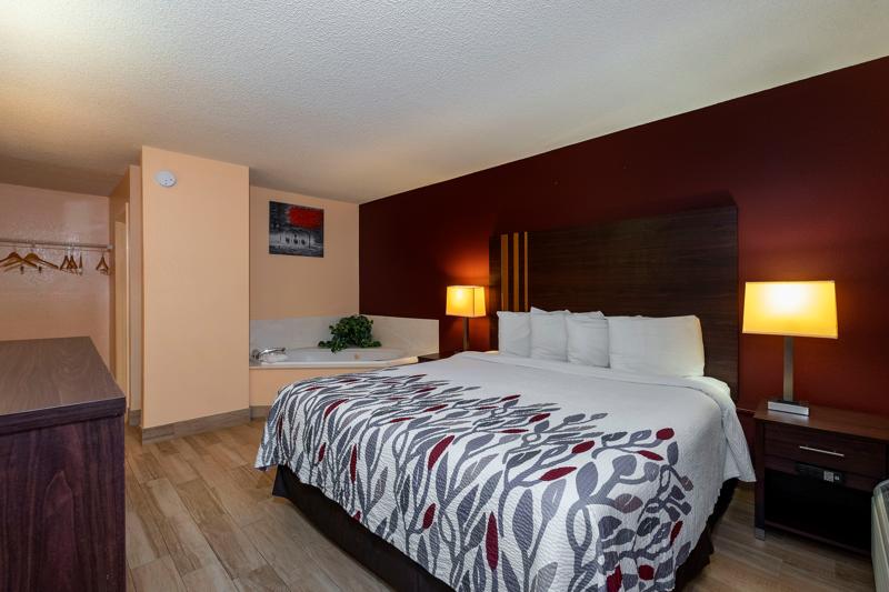 Budget, Pet Friendly Hotel in Valdosta, GA 31602 Red Roof Inn