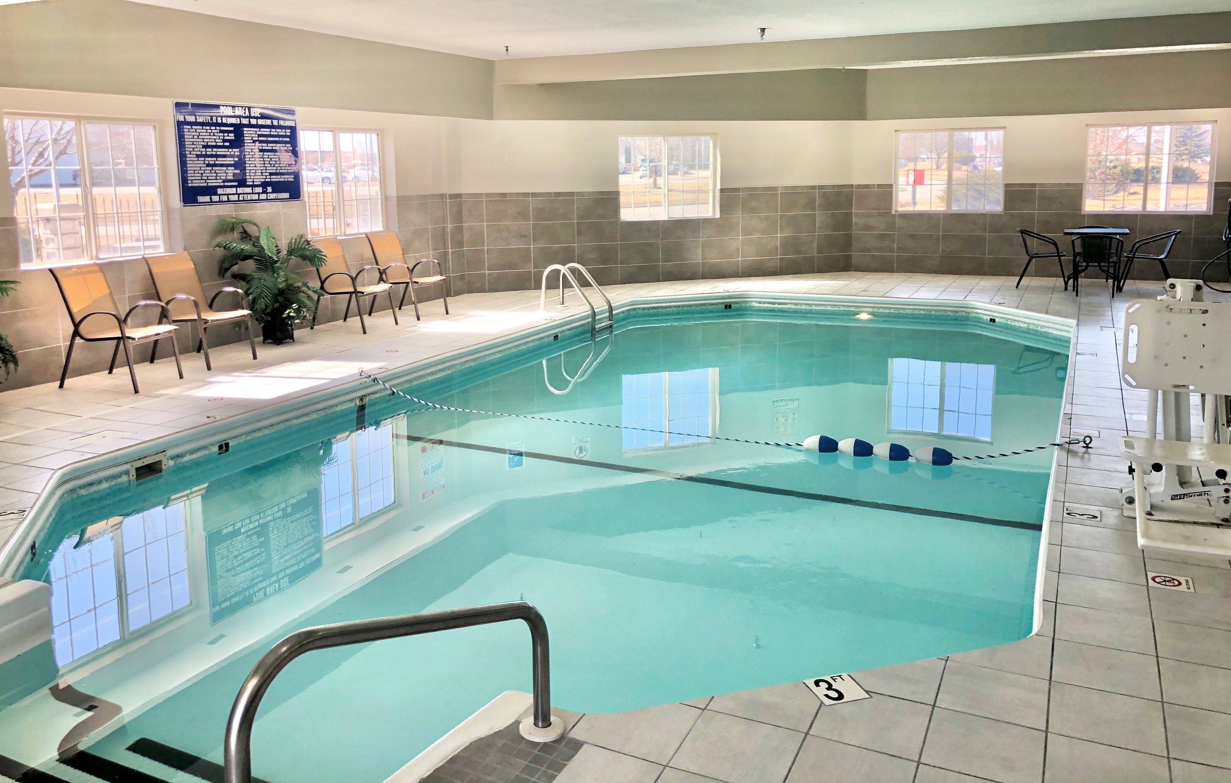 red bluff hotels indoor pool