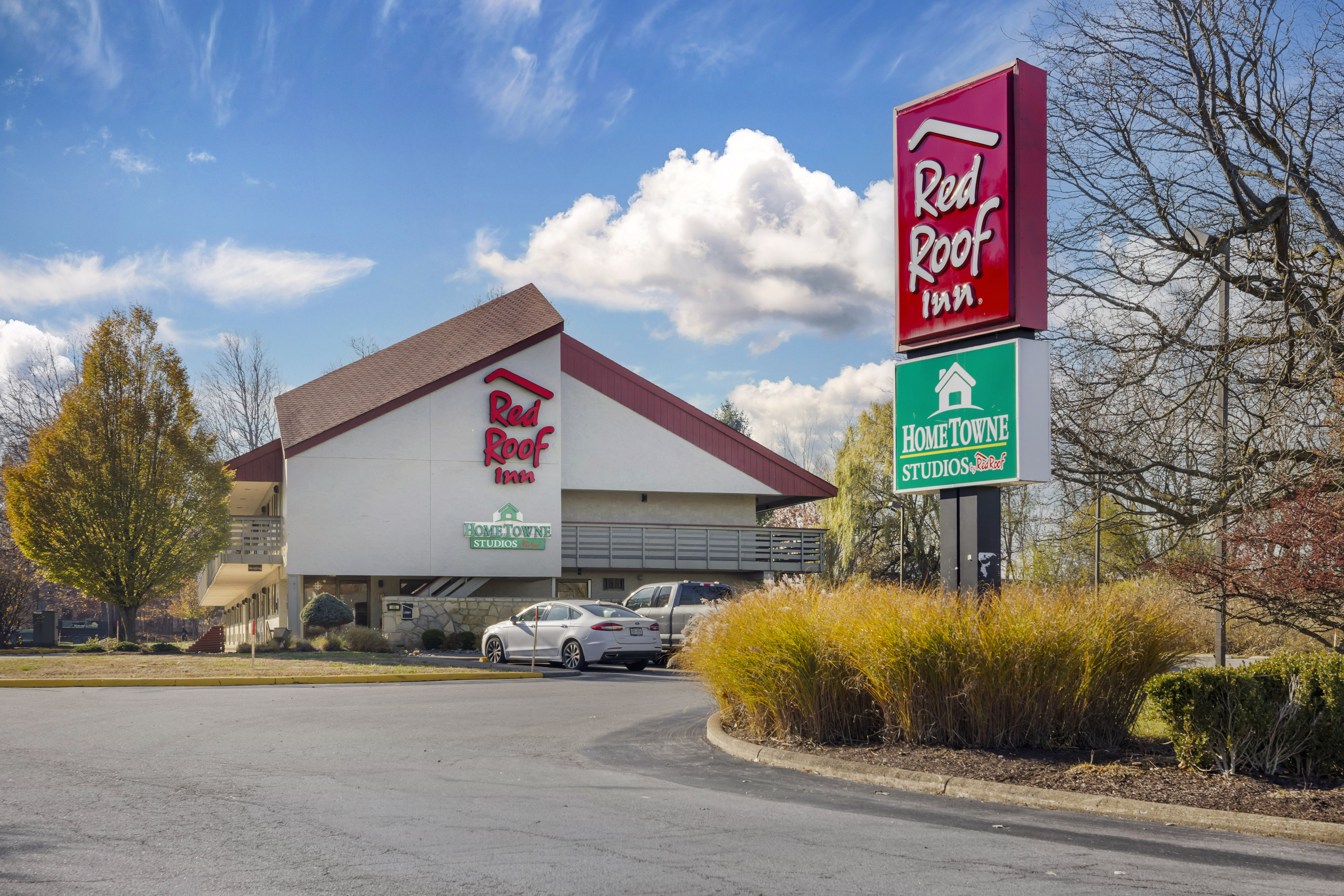 Extended Stay Hotel in Bowmansville, NY 14026 | Red Roof