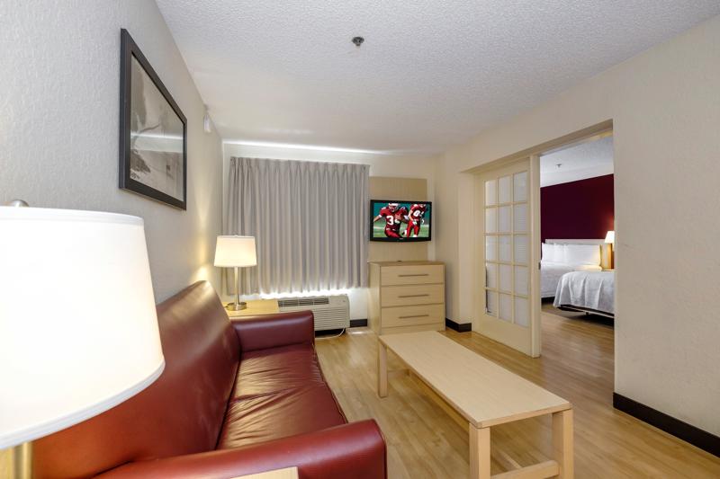 Cheap, SmokeFree Hotels in Gainesville, FL Red Roof PLUS+