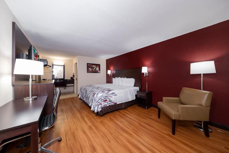 Budget, Pet Friendly Hotel in Bordentown, NJ 08505 Red Roof Inn