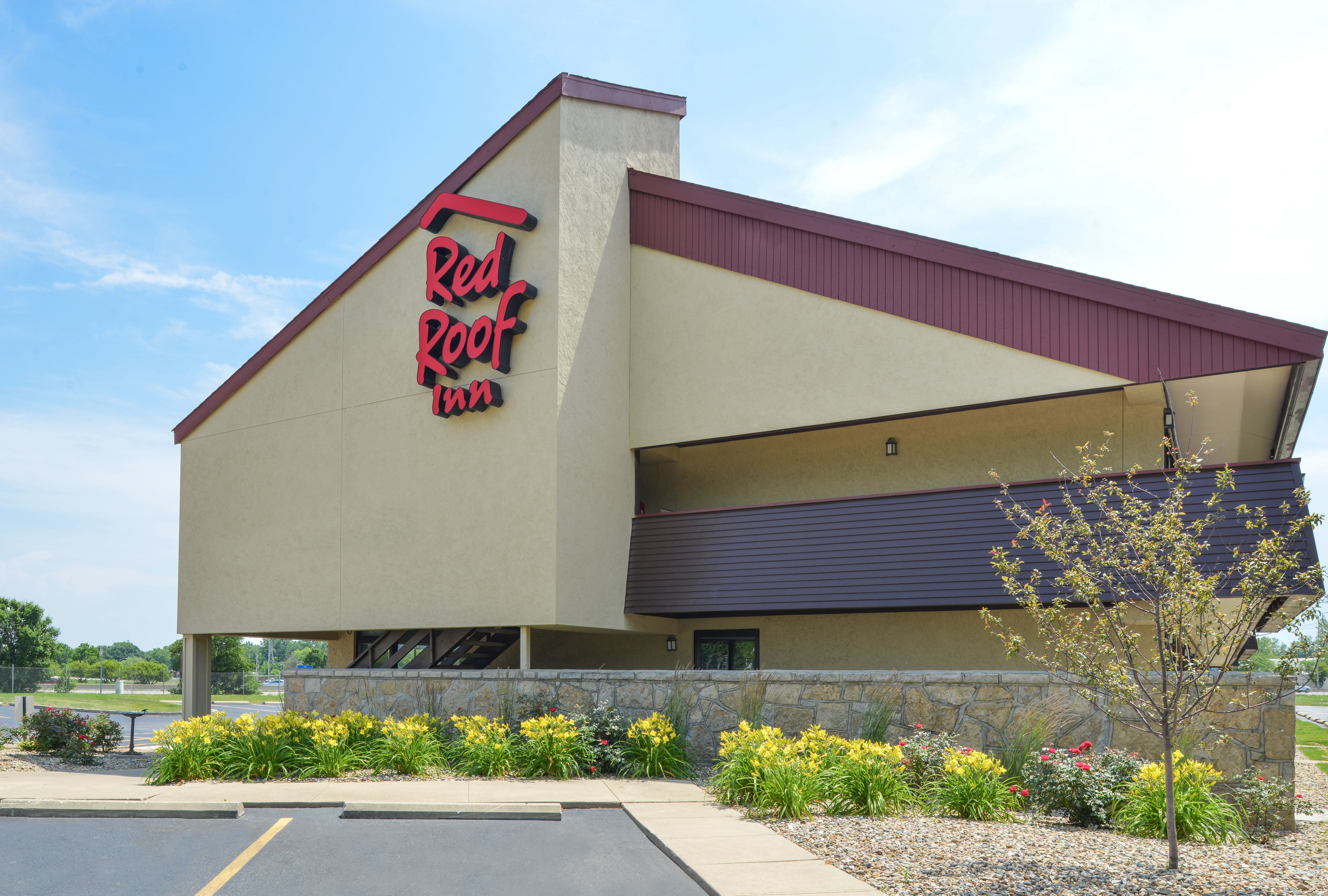 Budget, Pet Friendly Hotel in Champaign, IL 61820 | Red Roof Inn