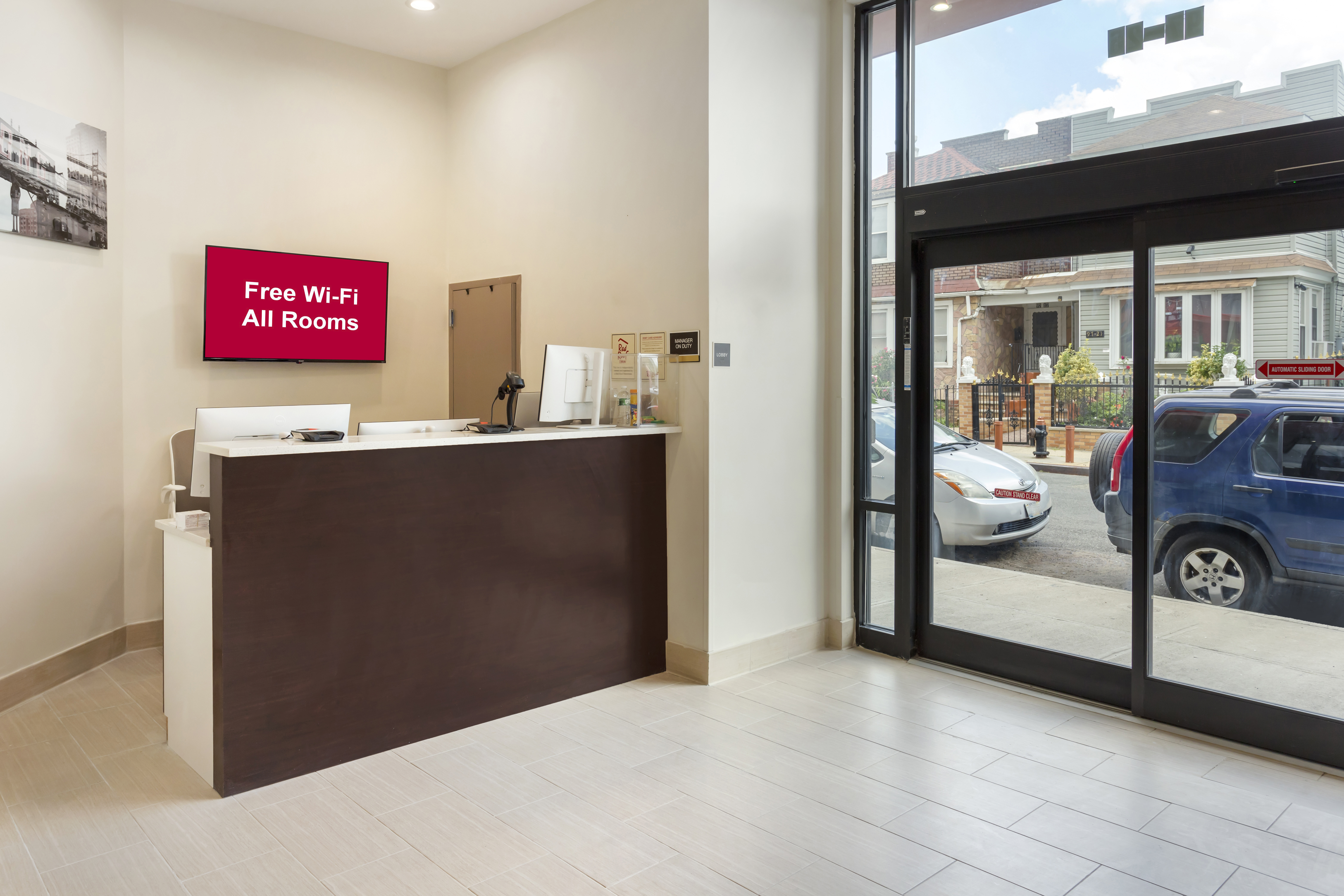 Cheap Hotel in Jamaica, NY 11435 | Red Roof