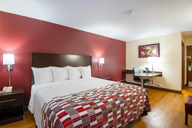 Budget, Pet Friendly Hotel in Cameron, MO 64429 | Red Roof Inn