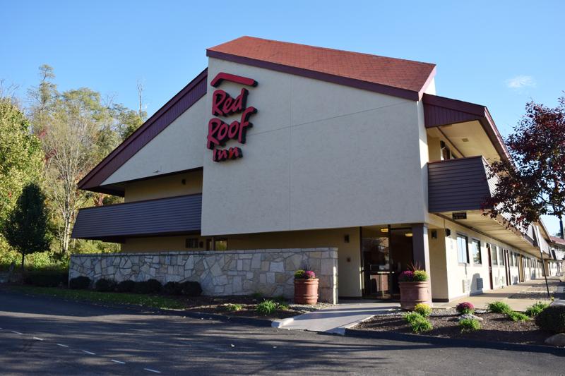 Red Roof Inn Cheap Pet Friendly Hotel In Saint Clairsville, OH