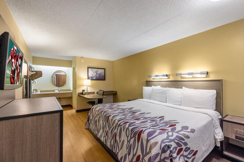 Cheap, Smoke Free Hotel | Pet Friendly | Kalamazoo, MI 49009