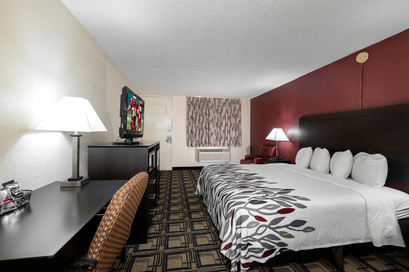 Budget, Pet Friendly Hotel in Murray, KY 42071 Red Roof Inn