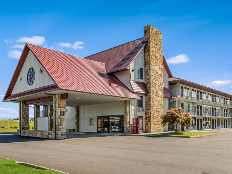 Budget, Pet Friendly Hotel in Dandridge, TN 37725 Red Roof Inn