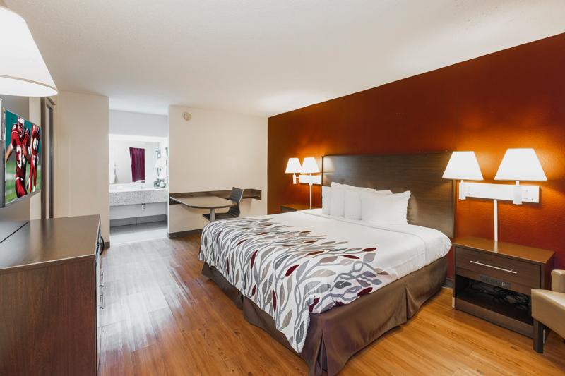 Budget, Pet Friendly Hotel in Walterboro, SC 29488 Red Roof Inn