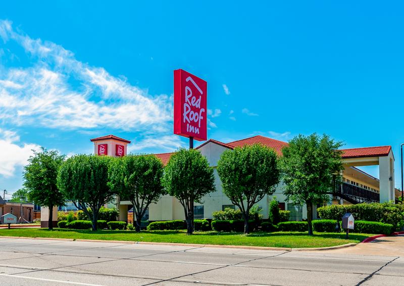 Red Roof Inn Cheap Pet Friendly Hotel In Mesquite, TX 75150