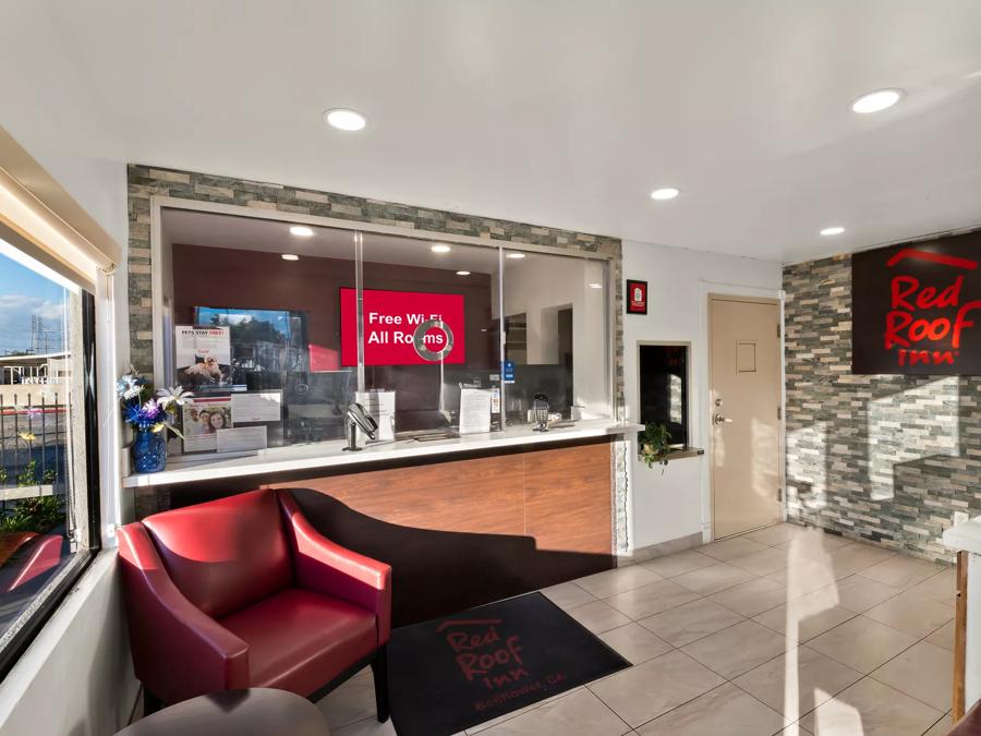 Red Roof Inn Los Angeles – Bellflower Lobby Image