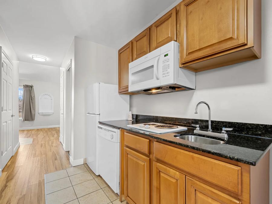 RRI1096_NS Suite 1King Kitchen Jetted Tub 3 PRO Approved 3-19-26_NT1KKJ_3 Image