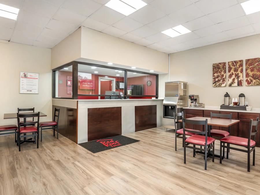 Red Roof Inn Richmond, VA Lobby Image