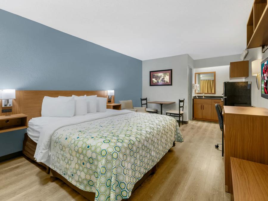 HTS1518_NS Studio 1King Larger Room 1 PRO Approved 12-15-25_NE1KU_1 image