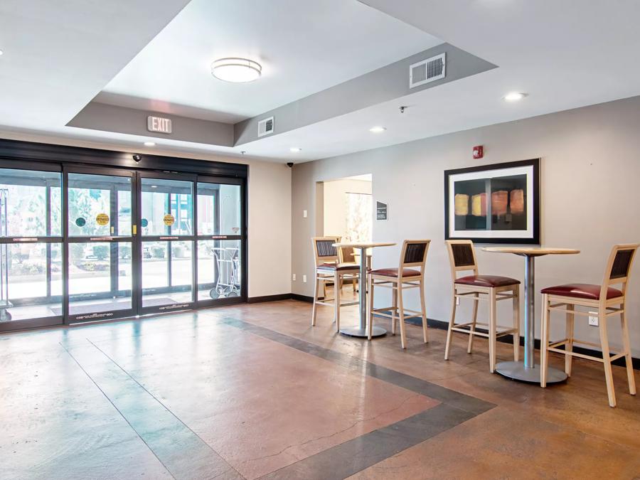 Red Roof Inn Locust Grove Lobby Image