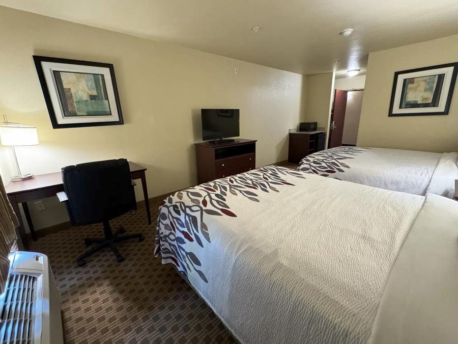 Red Roof Inn Charlestown Deluxe 2 Queen Beds