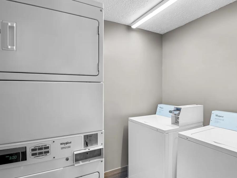 HomeTowne Studios Richmond - Airport/ Sandston Studio 2 Full Beds