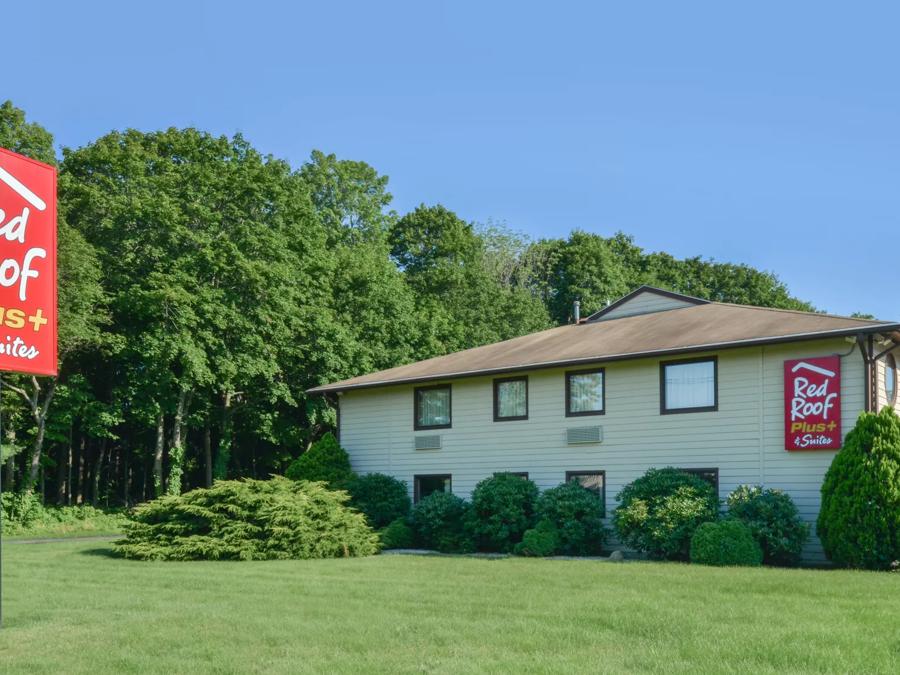 Red Roof PLUS+ & Suites Guilford Exterior Property Image