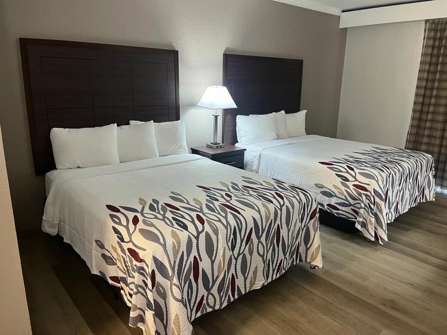 Red Roof Inn Gastonia Deluxe 2 Queen Beds Non-Smoking Image