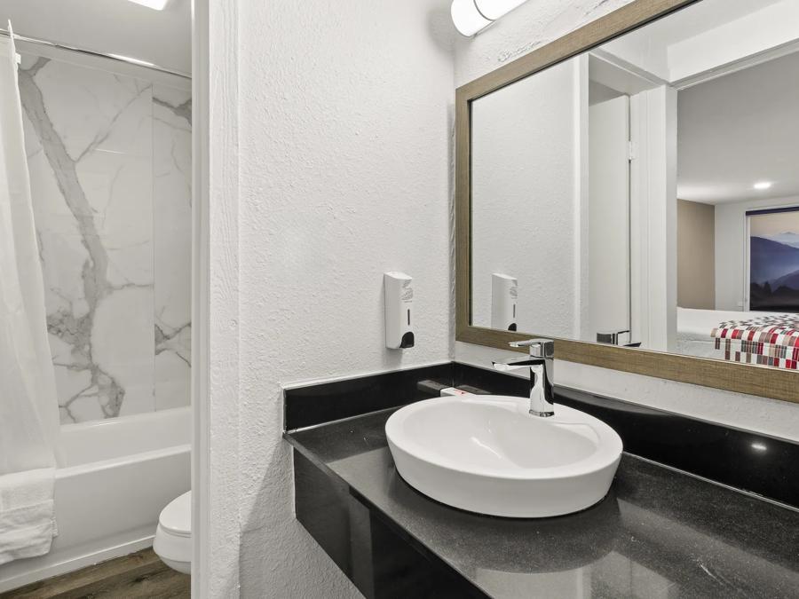 RRI1556_Bathroom PRO Approved 7-7-25 Image