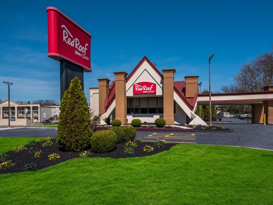 Red Roof Inn & Suites Newark - University Exterior Image