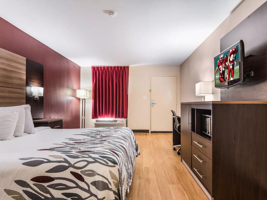 Red Roof Inn Texarkana King Bed Room Image