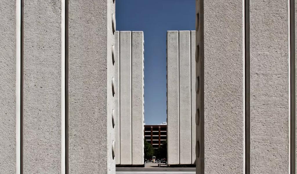 John F. Kennedy Memorial Plaza