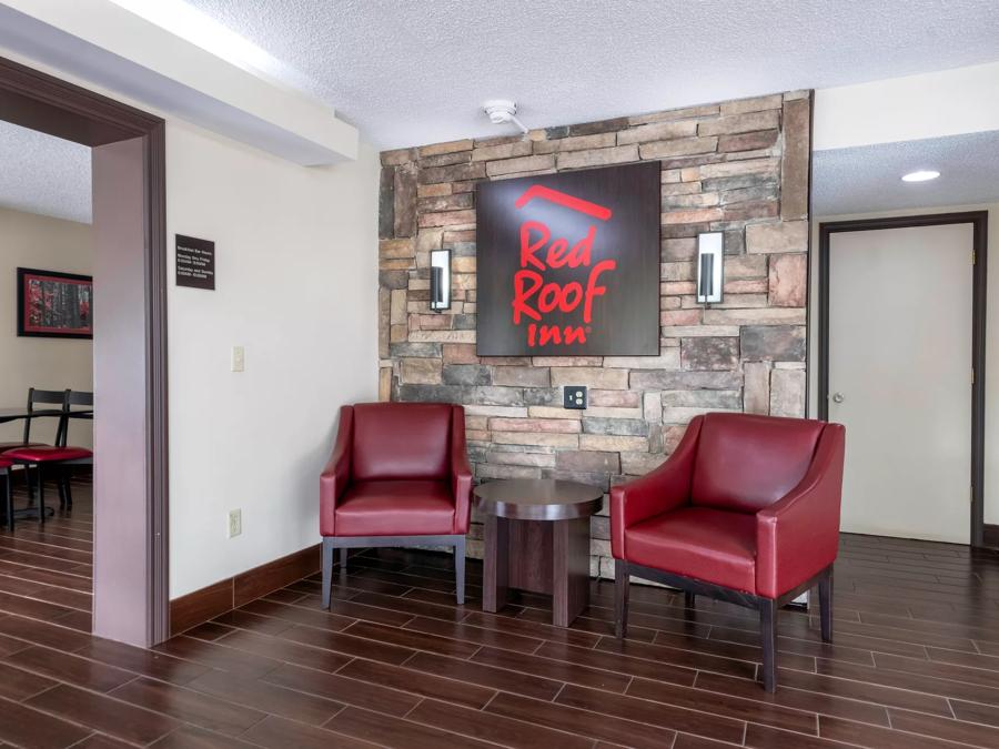 Red Roof Inn Charlottesville Lobby Image