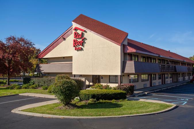 Stay Close to Local Attractions at Red Roof Inn Detroit Troy